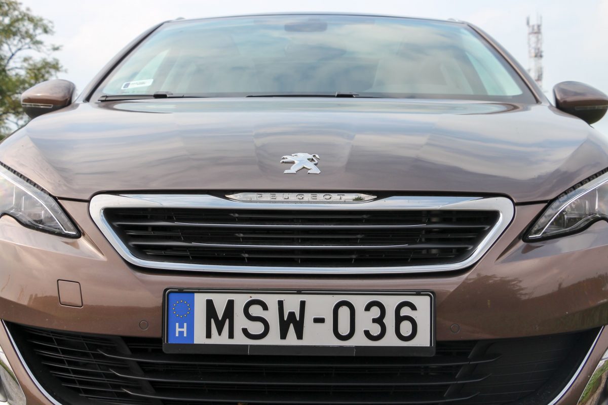 PEUGEOT 308