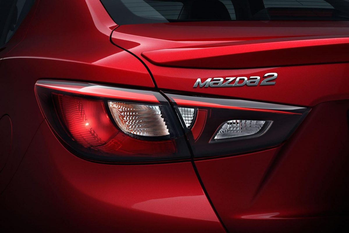 MAZDA 2