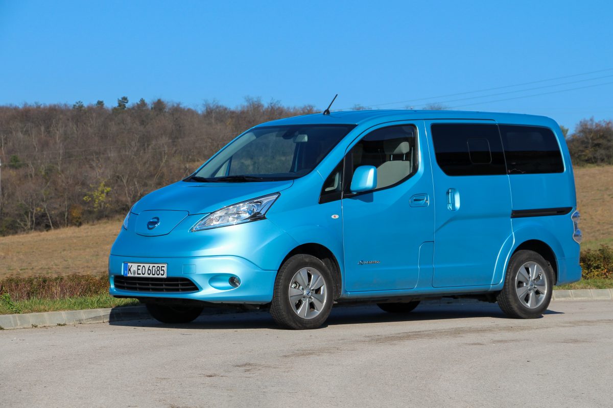 NISSAN NV200