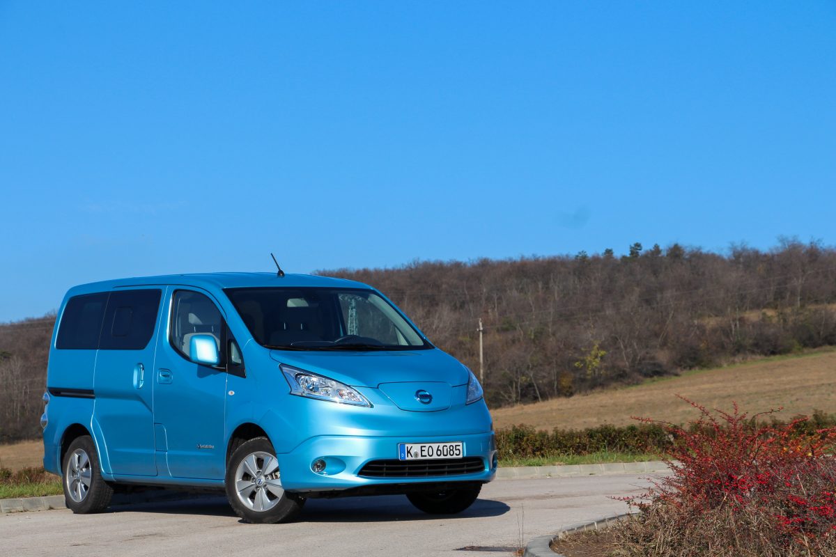 NISSAN NV200