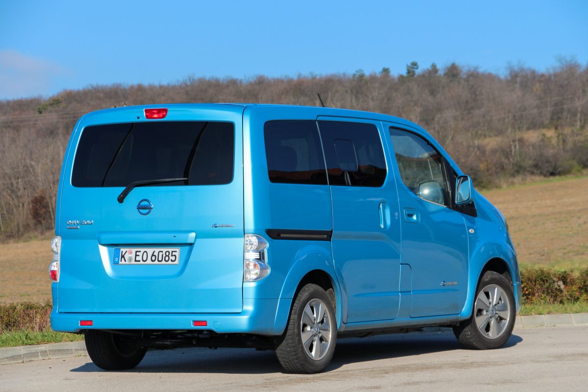 NISSAN NV200