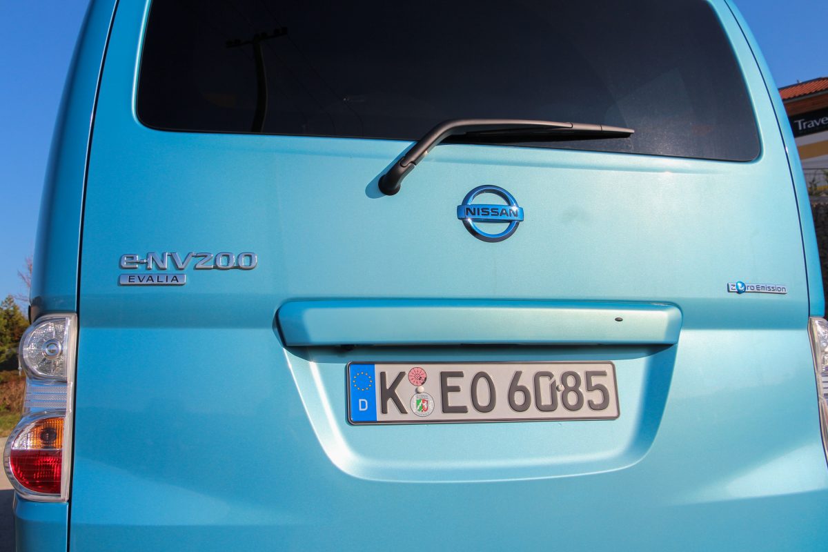 NISSAN NV200