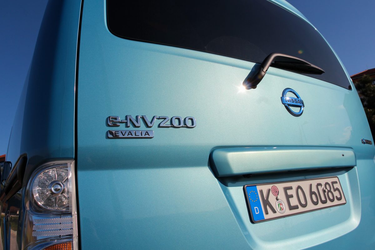 NISSAN NV200