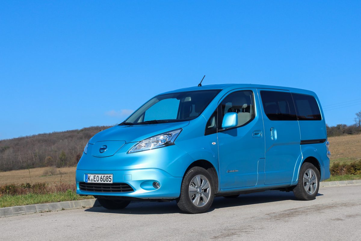 NISSAN NV200