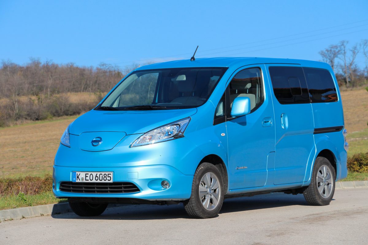 NISSAN NV200