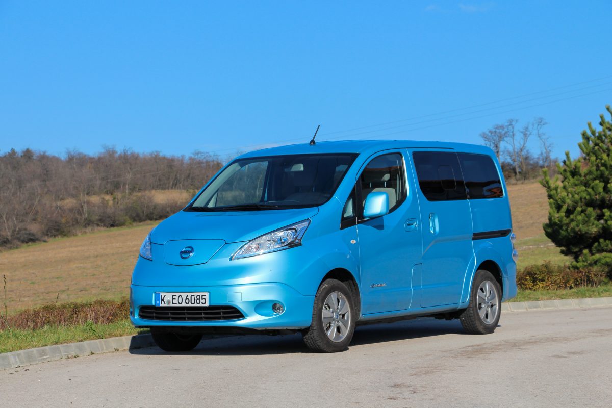 NISSAN NV200