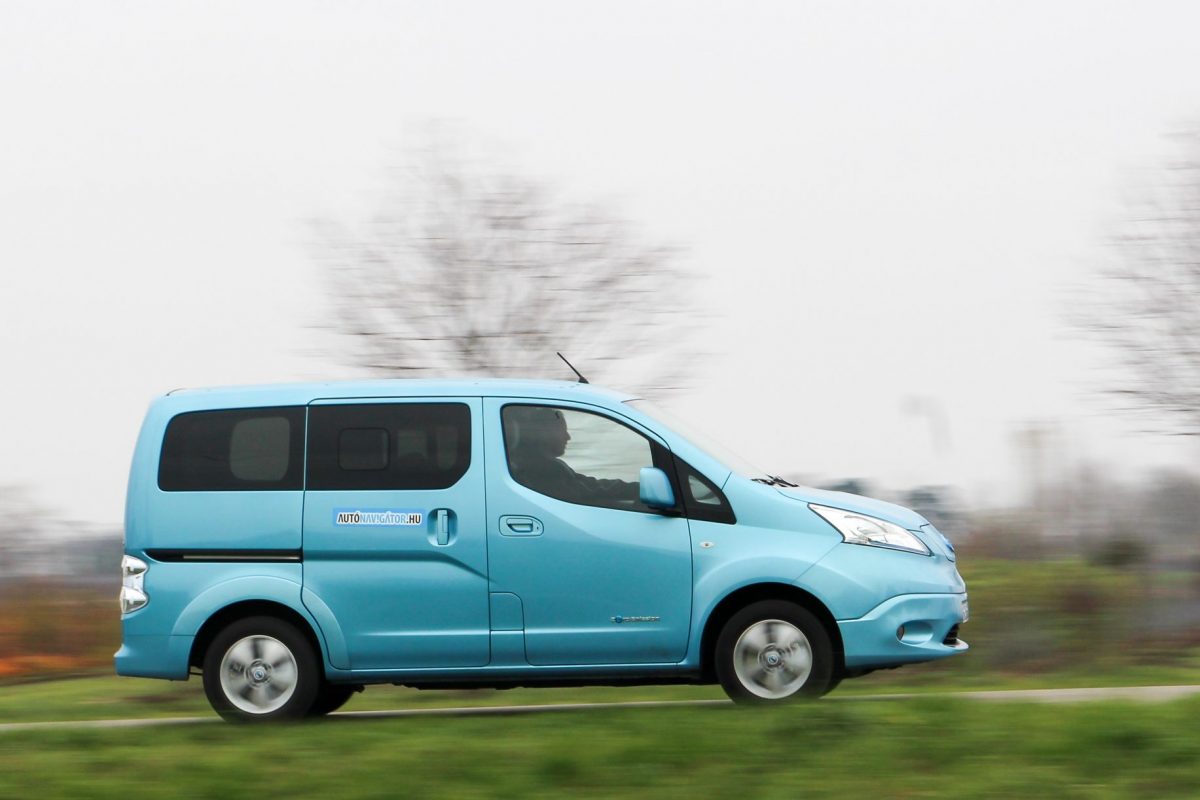 NISSAN NV200