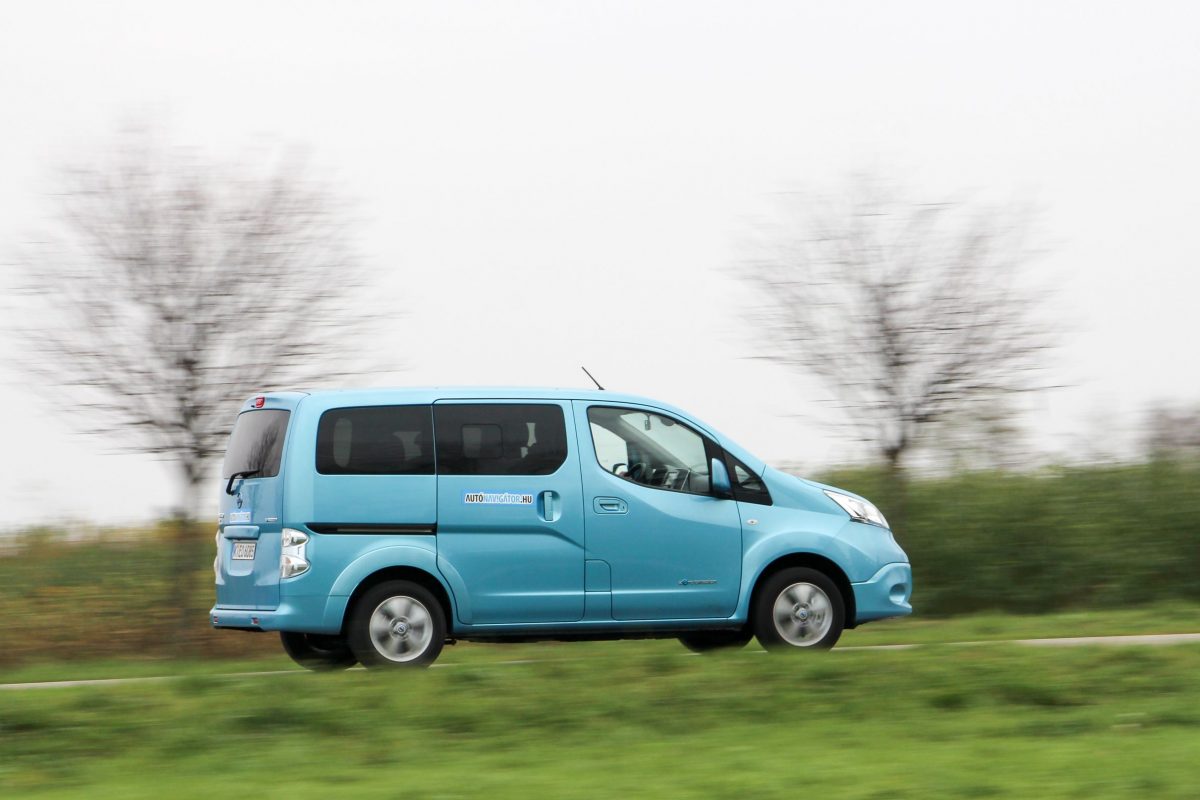 NISSAN NV200