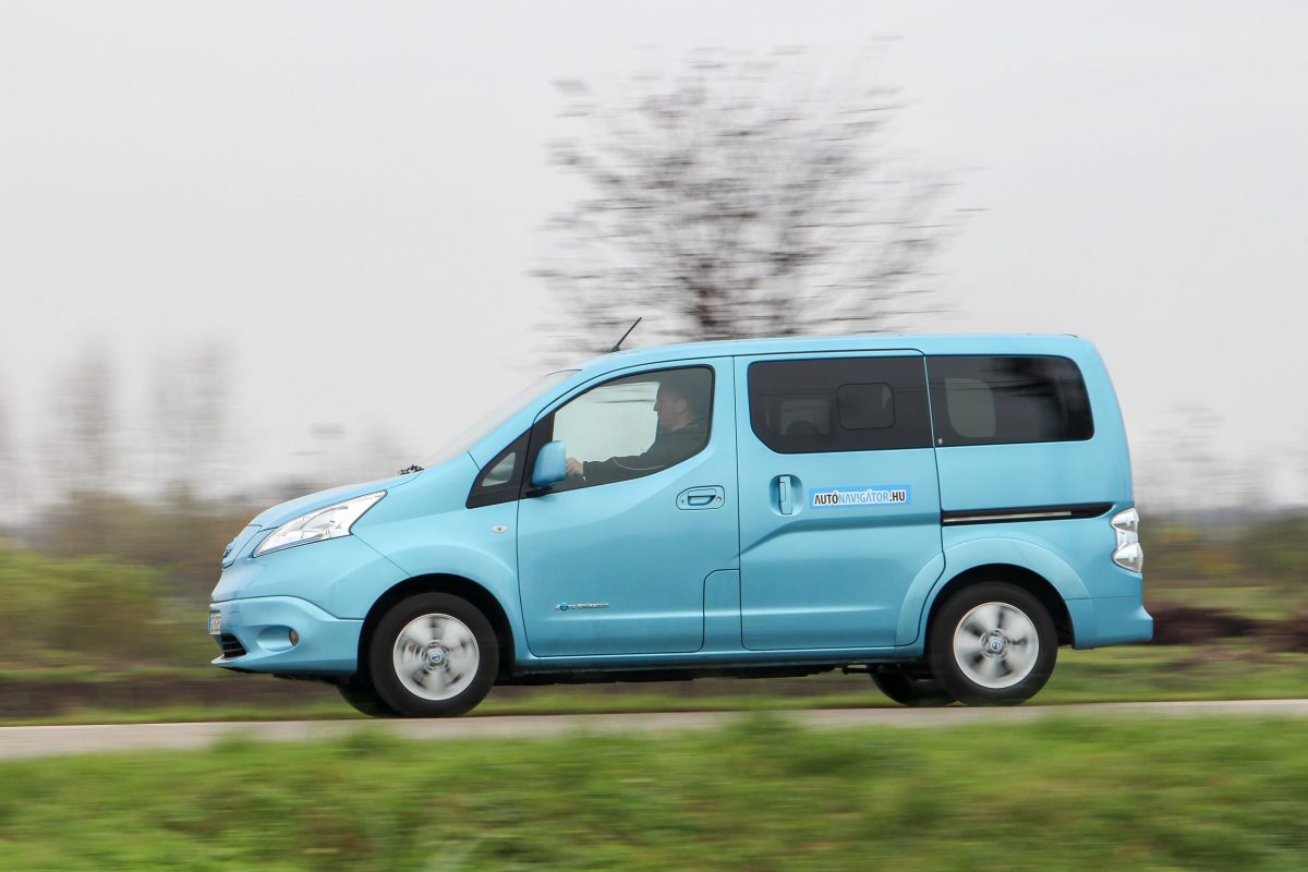 NISSAN NV200