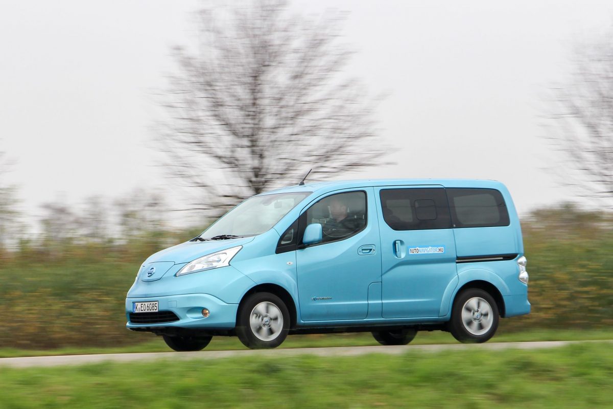 NISSAN NV200