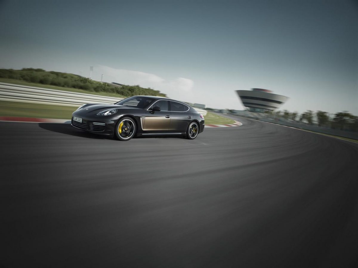 PORSCHE PANAMERA