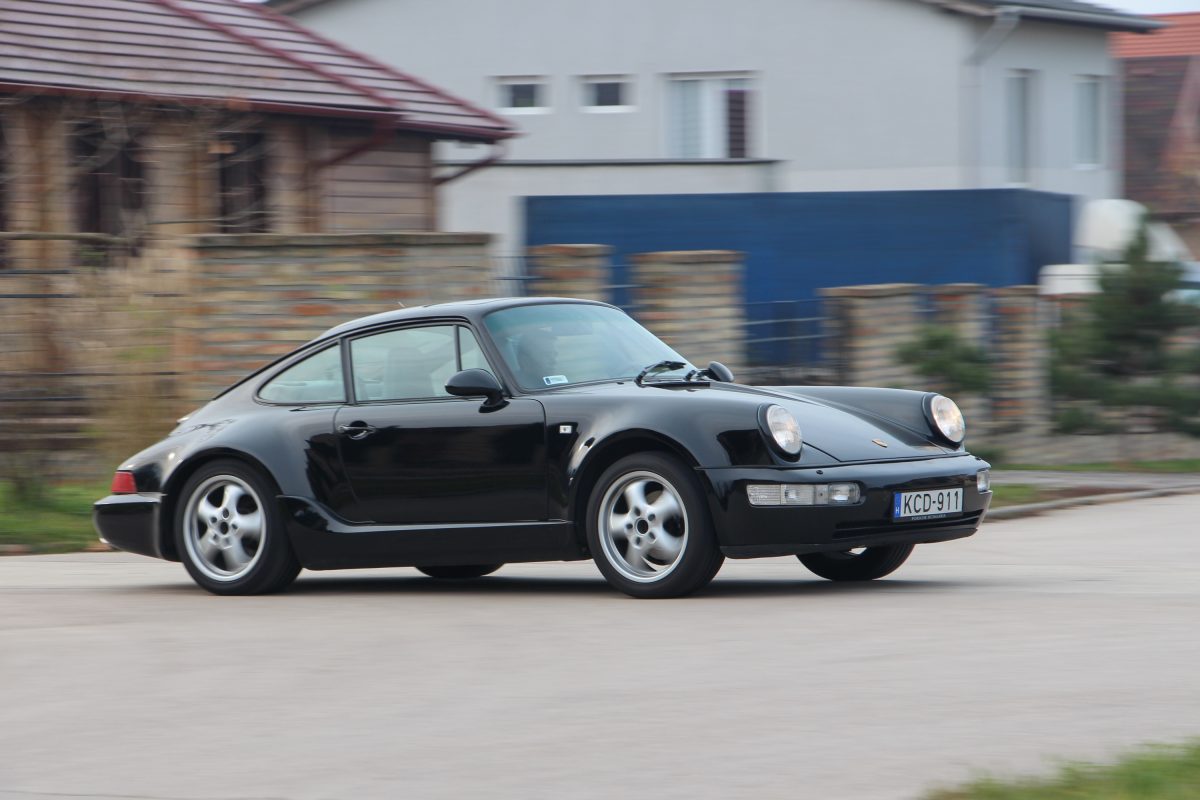 PORSCHE 911