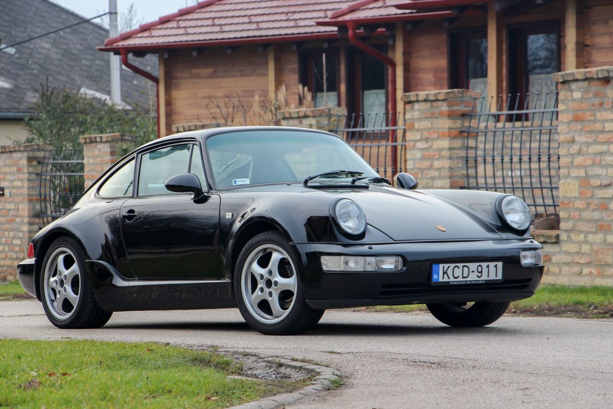 PORSCHE 911