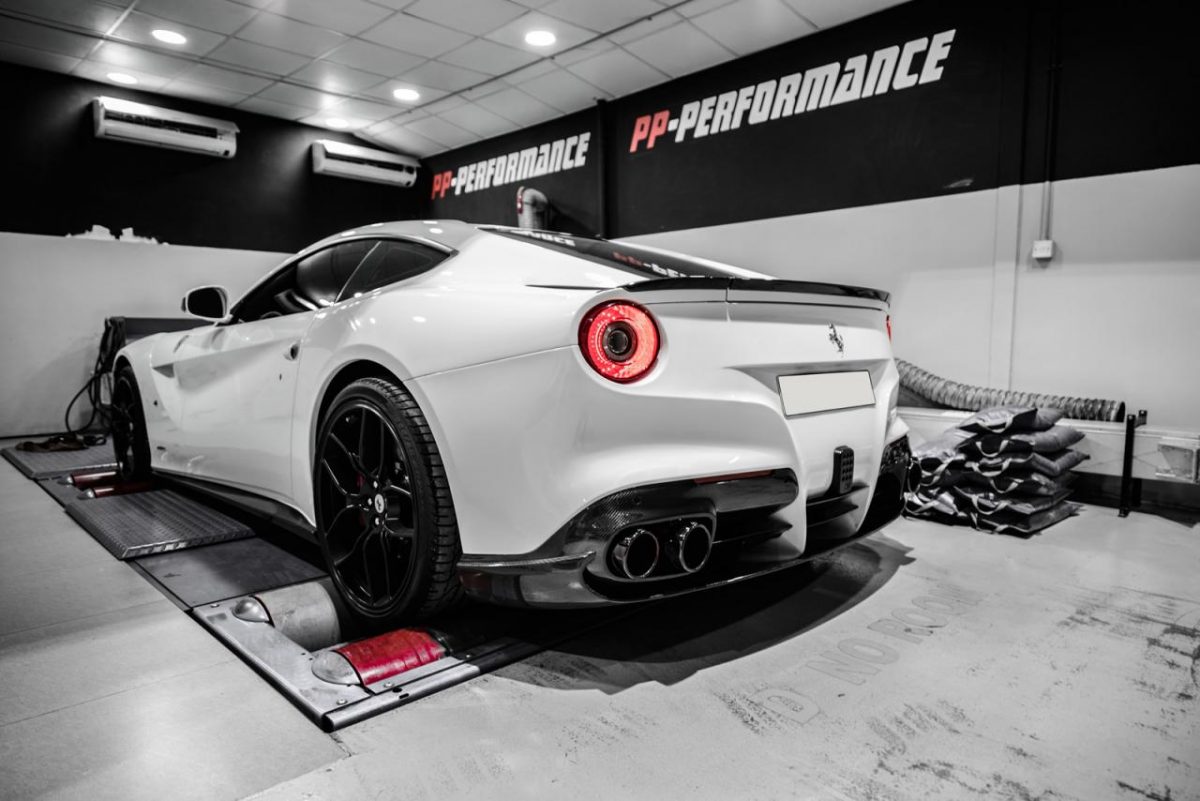 FERRARI F12 BERLINETTA