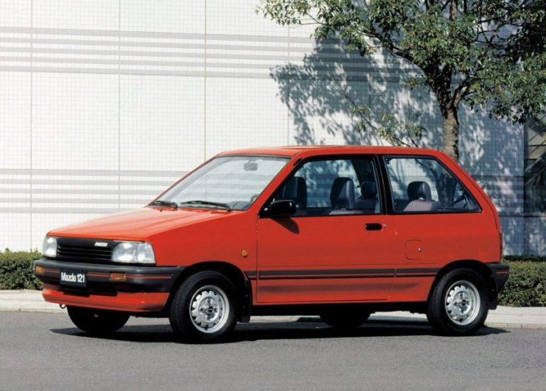 MAZDA 121