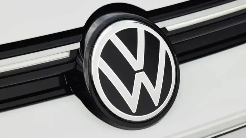 Volkswagen-Golf-2024-1280-8522af283d15aa5126fa2331c1bc6af937-800x533-1