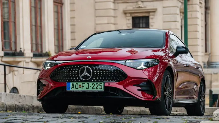 Vajon megérdemelten lett az Év Autója? Teszten az új Mercedes-Benz CLA!