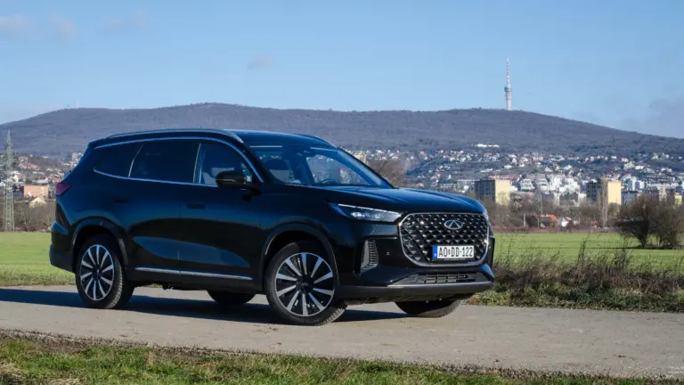 Chery Tiggo 8 teszt: ezért tudja Kína milliókkal olcsóbban adni!