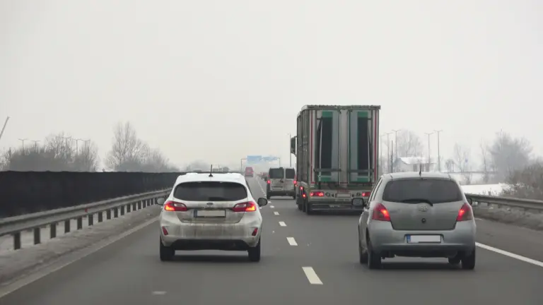 „Én, a sebesség…” – Megéri 110 km/órával autópályázni?